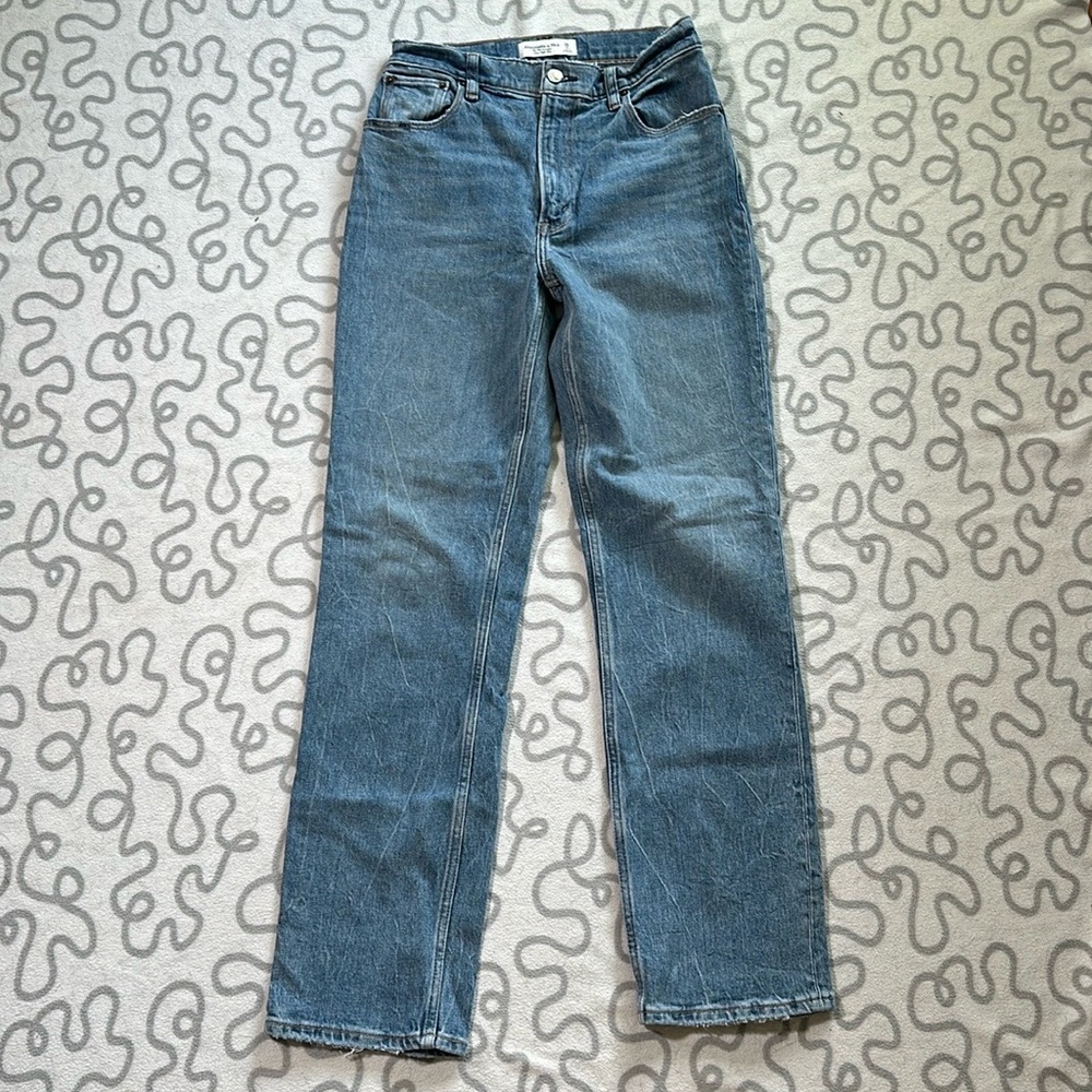 Abercrombie & Fitch The 90’s Straight Ultra High Rise Jeans